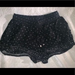 Hollister flowy shorts